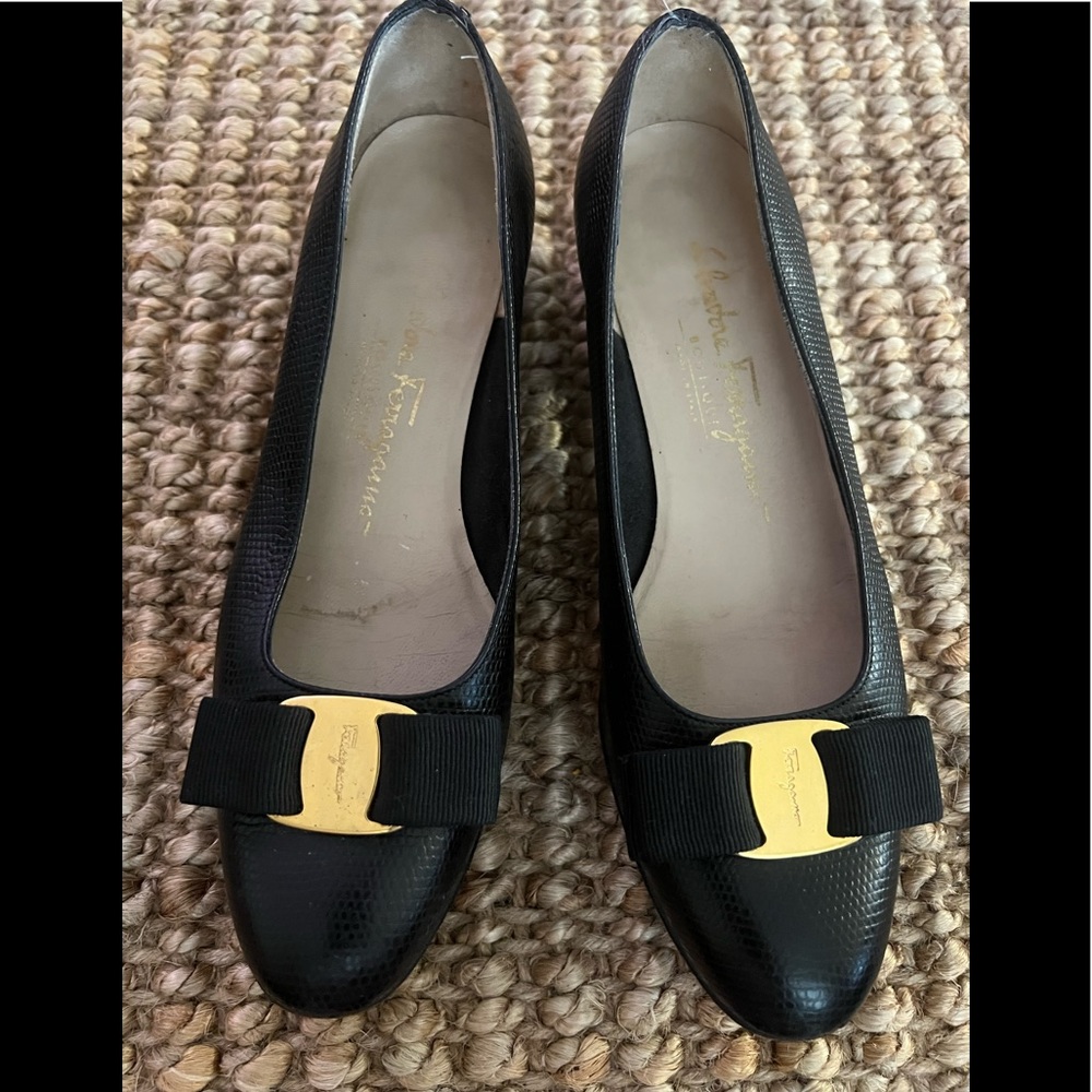 Salvatore Ferragamo Black size 6 heels